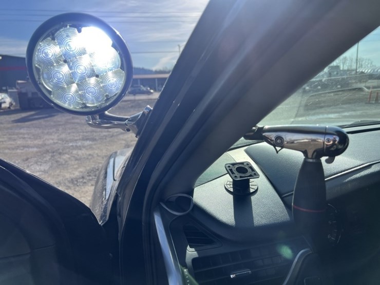 2015-chevrolet-tahoe-image-29