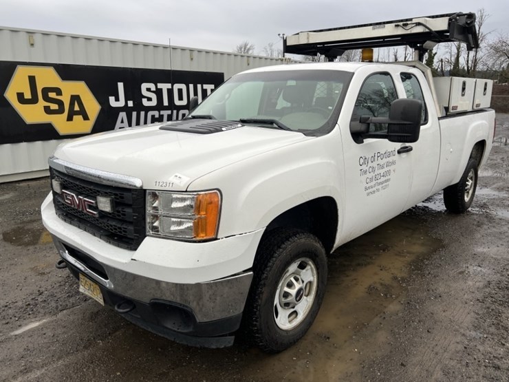 2011-gmc-sierra-extra-cab-pickup-image-1