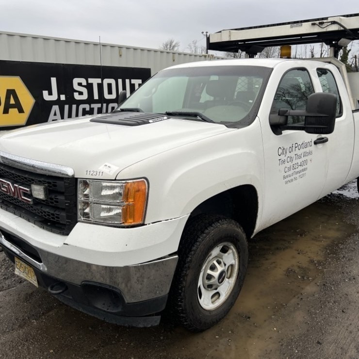 2011 GMC Sierra Extra Cab Pickup