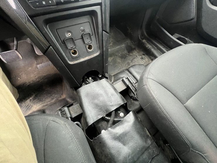 2017-ford-explorer-image-31