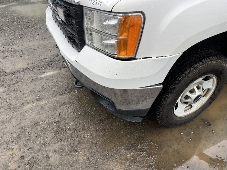 2011-gmc-sierra-extra-cab-pickup-image-10