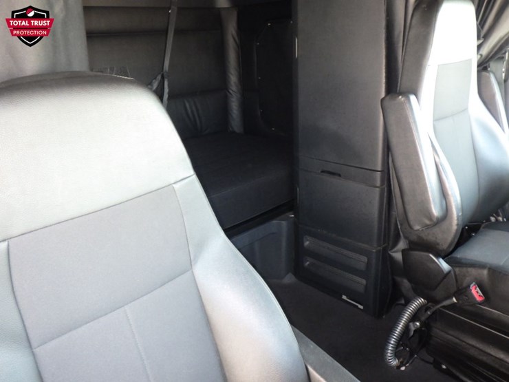 2024-freightliner-cascadia-126-image-7