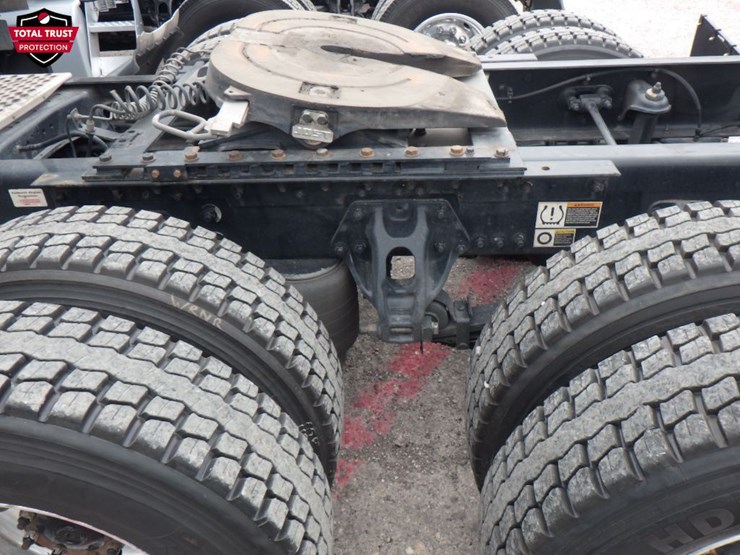 2022-kenworth-t680-image-14