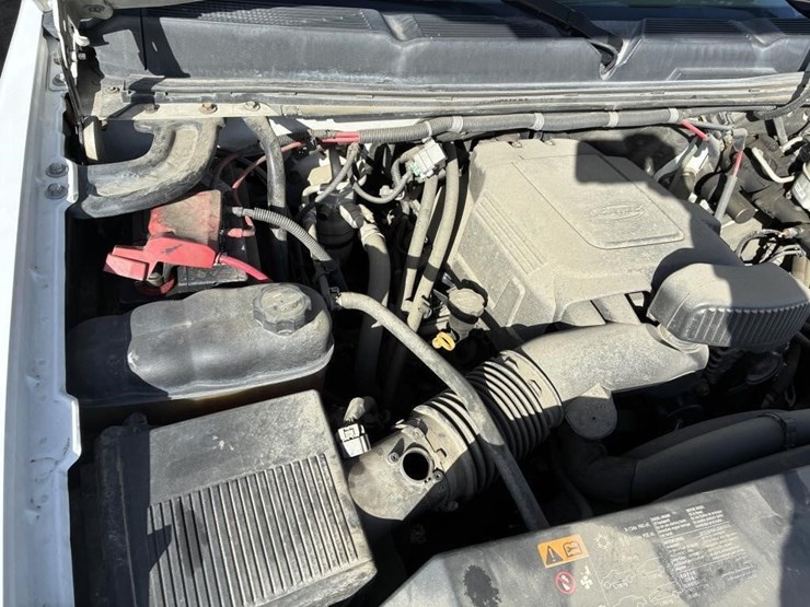 2013-chevrolet-3500-image-8