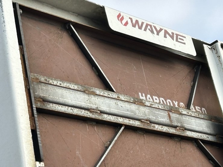 2014-peterbilt-320-image-34