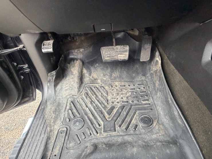 #428-•-2015-gmc-k1500-pickup-image-49