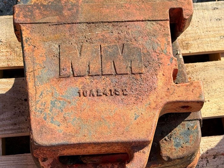 (4)-minneapolis-moline-suitcase-weights-image-1