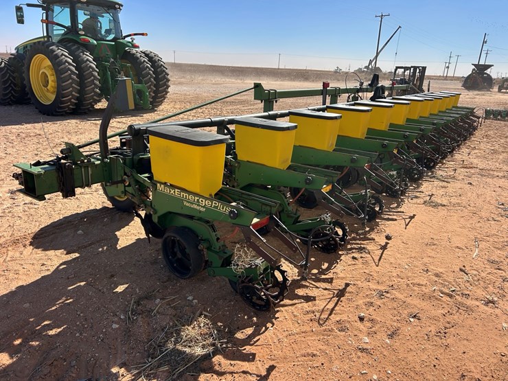 john-deere-1700-image-7