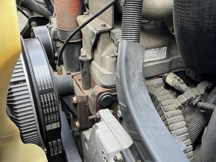 2013-international-7500-s/a-dump-truck-image-12