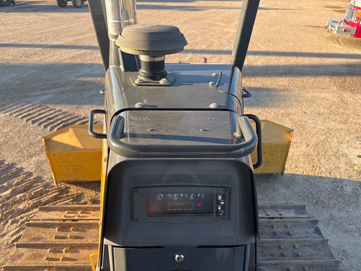 2019-deere-450k-lgp-image-18