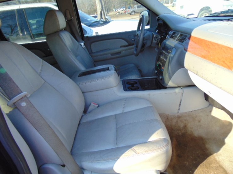 2009-gmc-yukon-xl-image-6