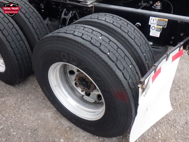 2022-kenworth-t680-image-11