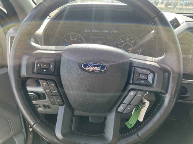 2017-ford-f150-xlt-image-32