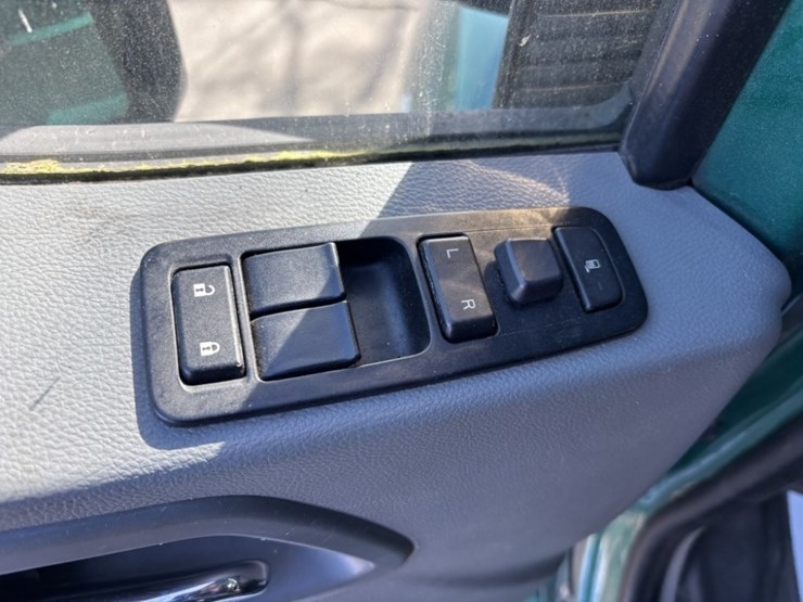 2016-kenworth-t680-image-27