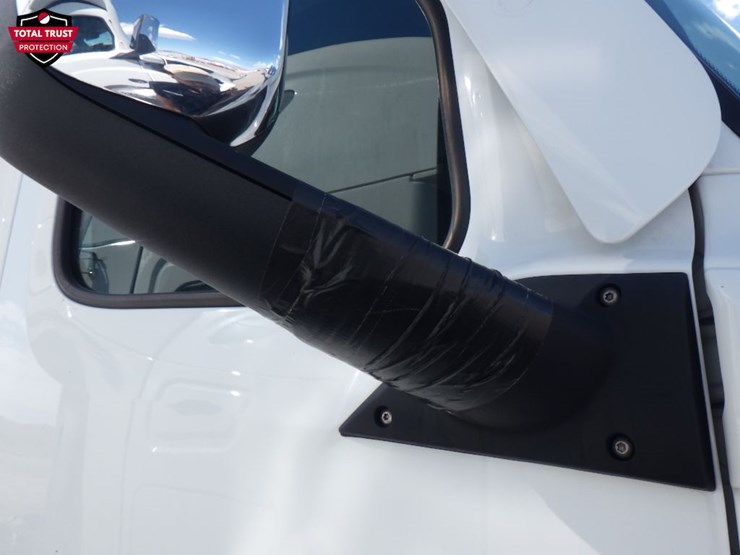 2024-freightliner-cascadia-126-image-4