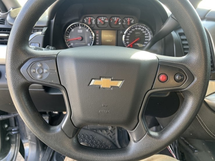 2015-chevrolet-tahoe-image-33