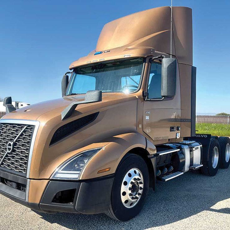2022 VOLVO VNL 300