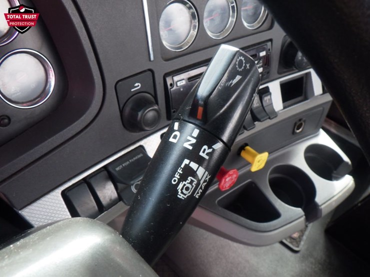 2020-kenworth-t680-image-16