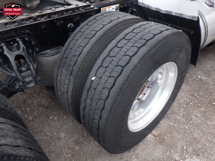 2022-kenworth-t680-image-5