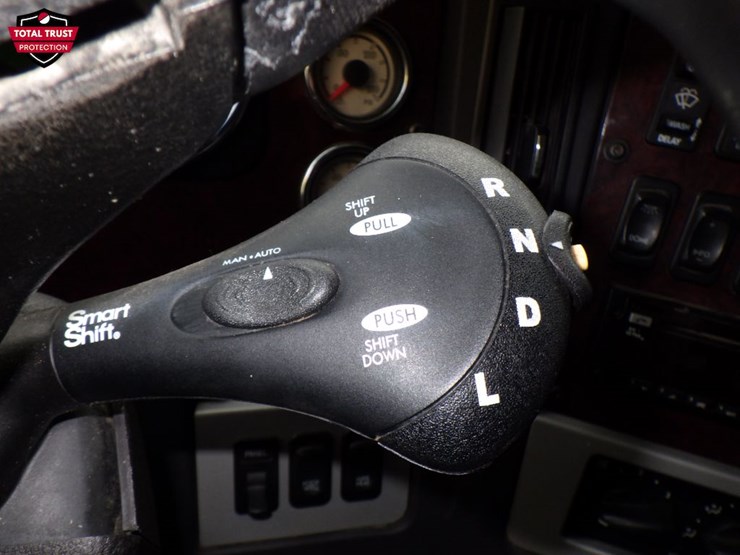 2019-freightliner-coronado-122-image-16