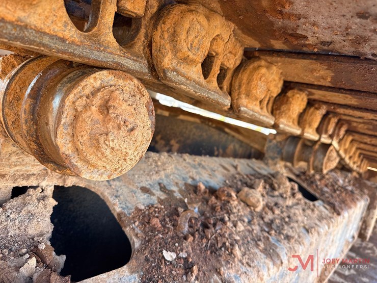 2018-komatsu-pc210-lc-11-image-20