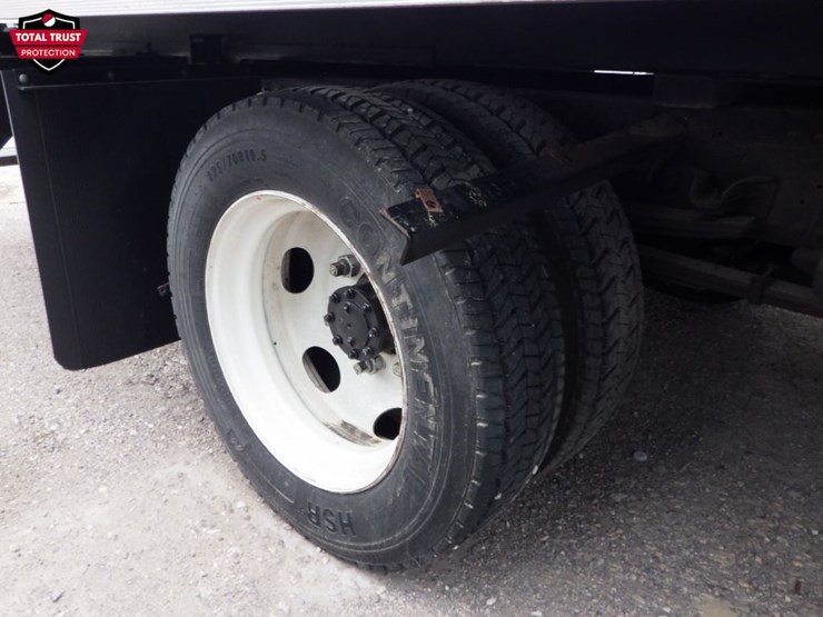 2020-isuzu-nrr-image-5