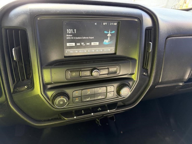 2017-chevrolet-silverado-2500-image-13