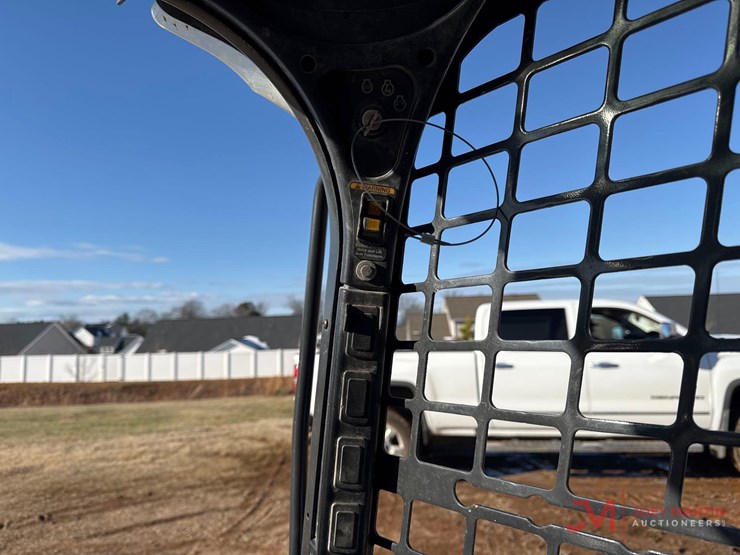 2019-bobcat-t590-image-14