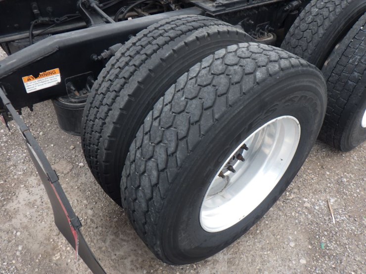 2016-freightliner-cascadia-125-image-6