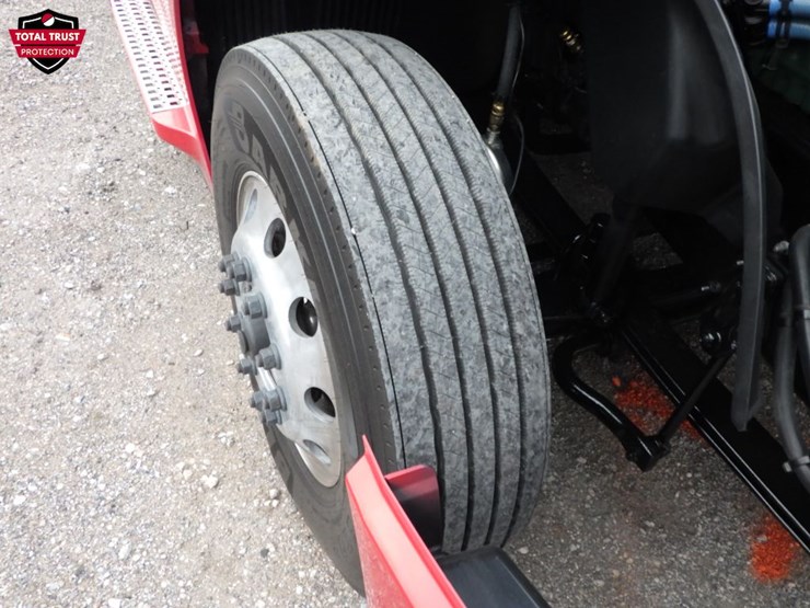 2025-volvo-vnl-760-image-27