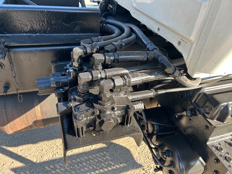 2013-international-durastar-4400-image-75