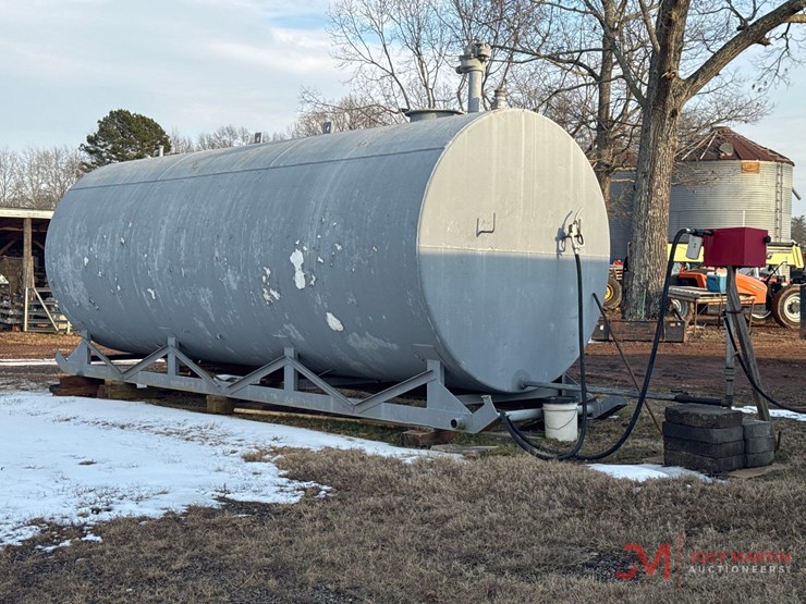 8,000-gallon-skid-mounted-fuel-tank-image-1
