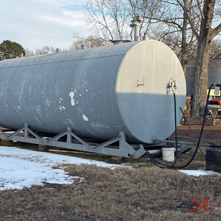 8,000 GALLON SKID MOUNTED FUEL TANK