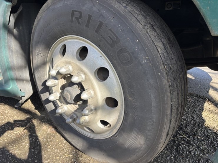 2016-kenworth-t680-image-17