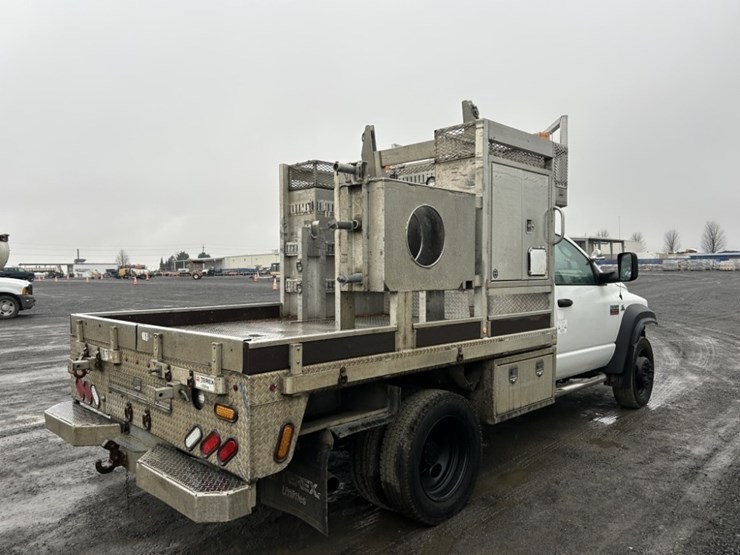 2009-dodge-ram-5500-image-5