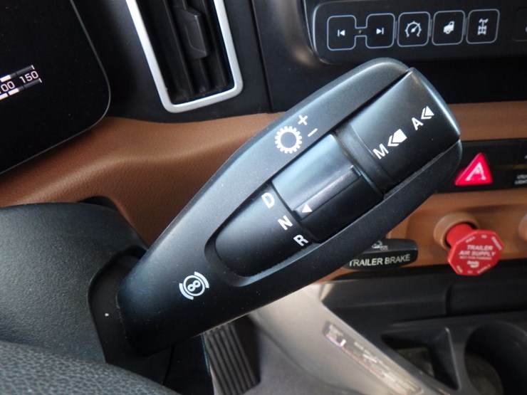 2022-freightliner-cascadia-126-image-19