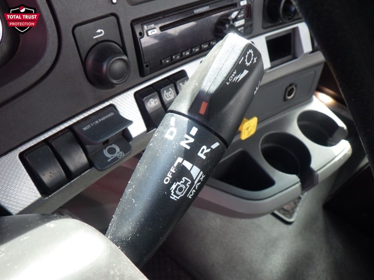 2020-kenworth-t680-image-16