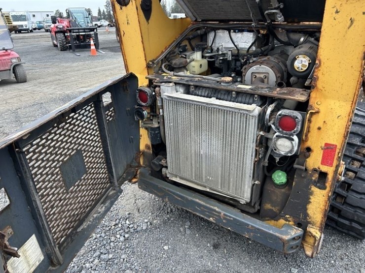 2023-deere-317g-image-27