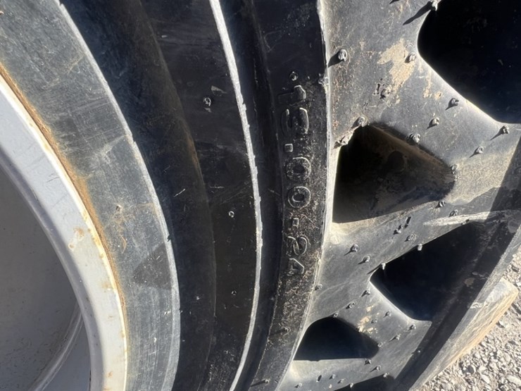 2017-jlg-6036-image-12