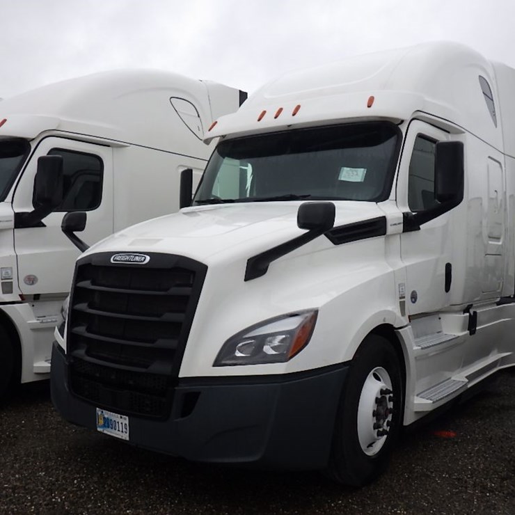 2020 FREIGHTLINER CASCADIA 126