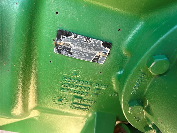 2010-john-deere-8295r-image-36