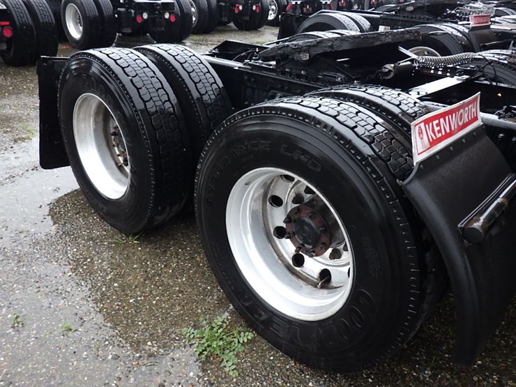 2022-kenworth-t680-image-6