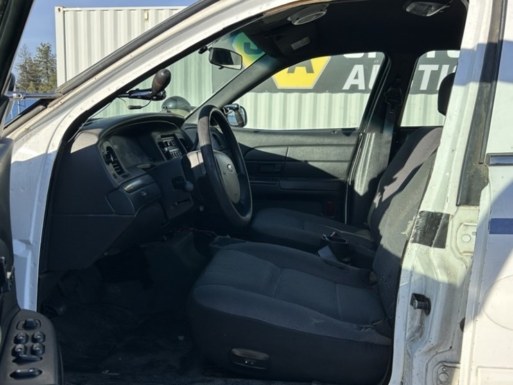 2007-ford-crown-victoria-sedan-image-11