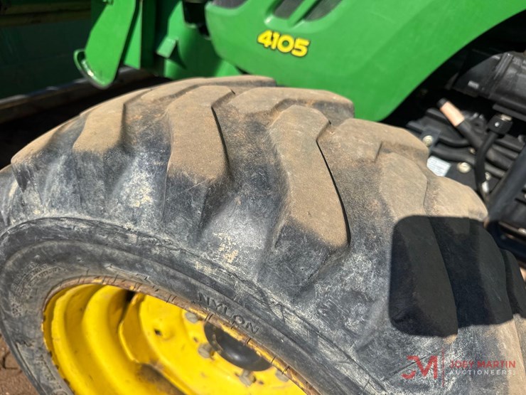 john-deere-4105-image-8