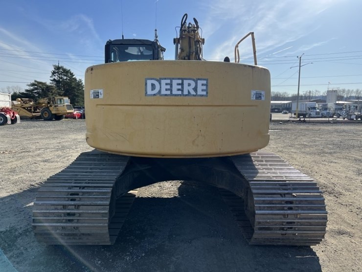 2004-deere-225c-lc-image-5