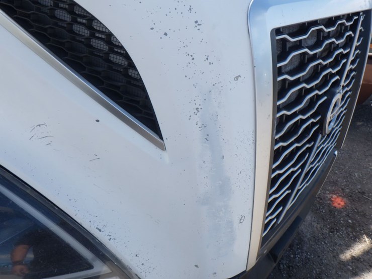 2023-volvo-vnl-760-image-4