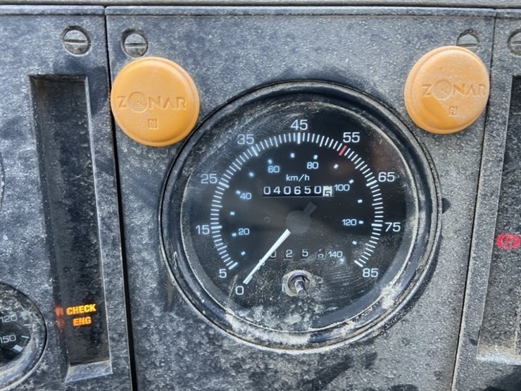 2005-freightliner-fc80-image-25