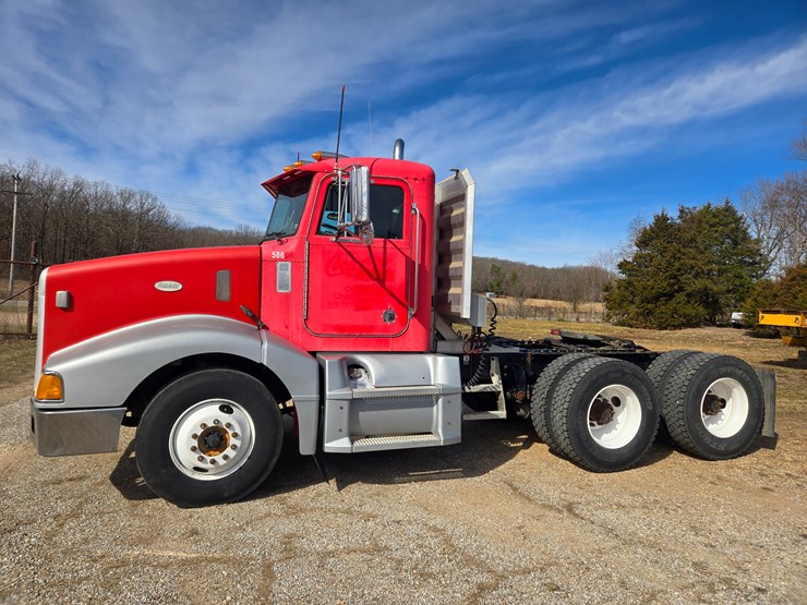 1997-peterbilt-377-image-6