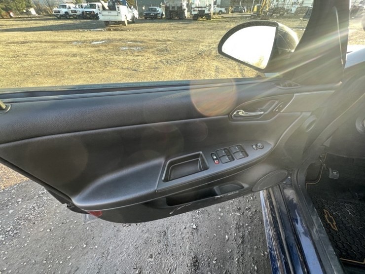 2011-chevrolet-impala-sedan-image-22