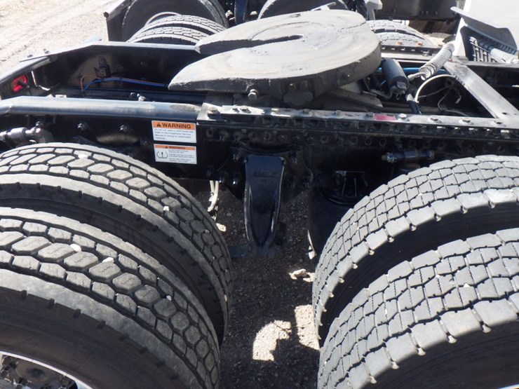 2024-freightliner-cascadia-126-image-7